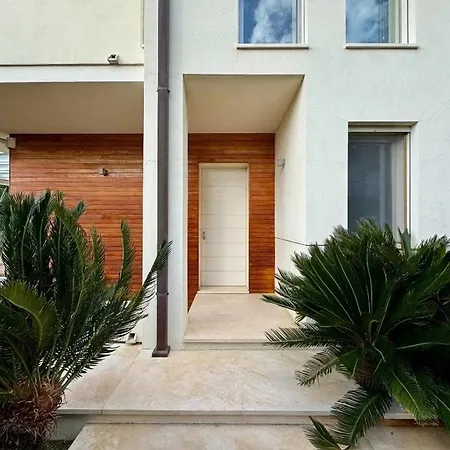 Villa Morin, Dei Marmi *