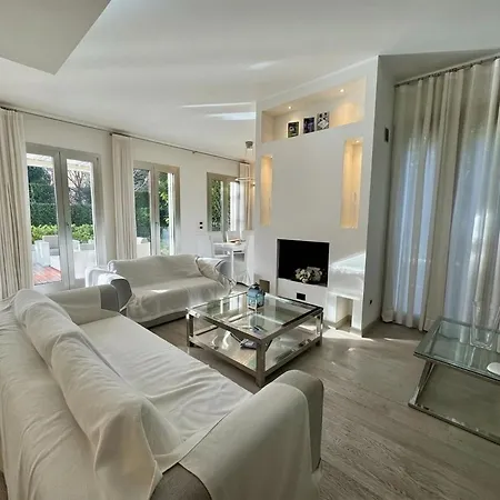 Morin, Dei Marmi Villa Forte dei Marmi