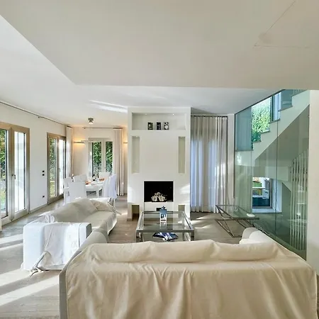 Villa Morin, Dei Marmi