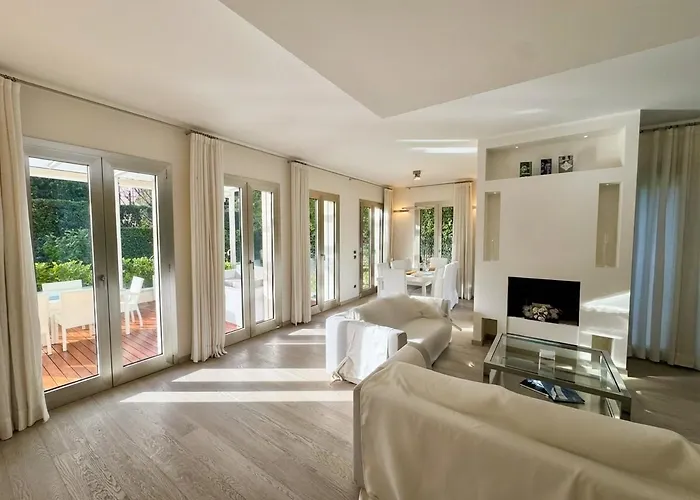 Morin, Dei Marmi Forte dei Marmi